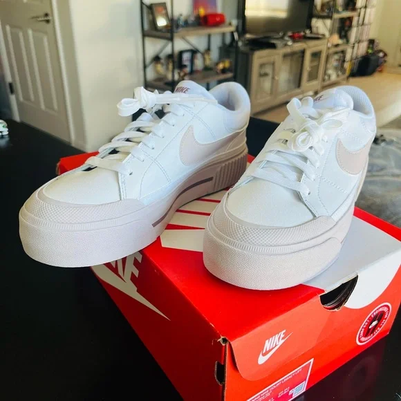 Nike Court Legacy Platform Sneaker - Picture 3 of 4